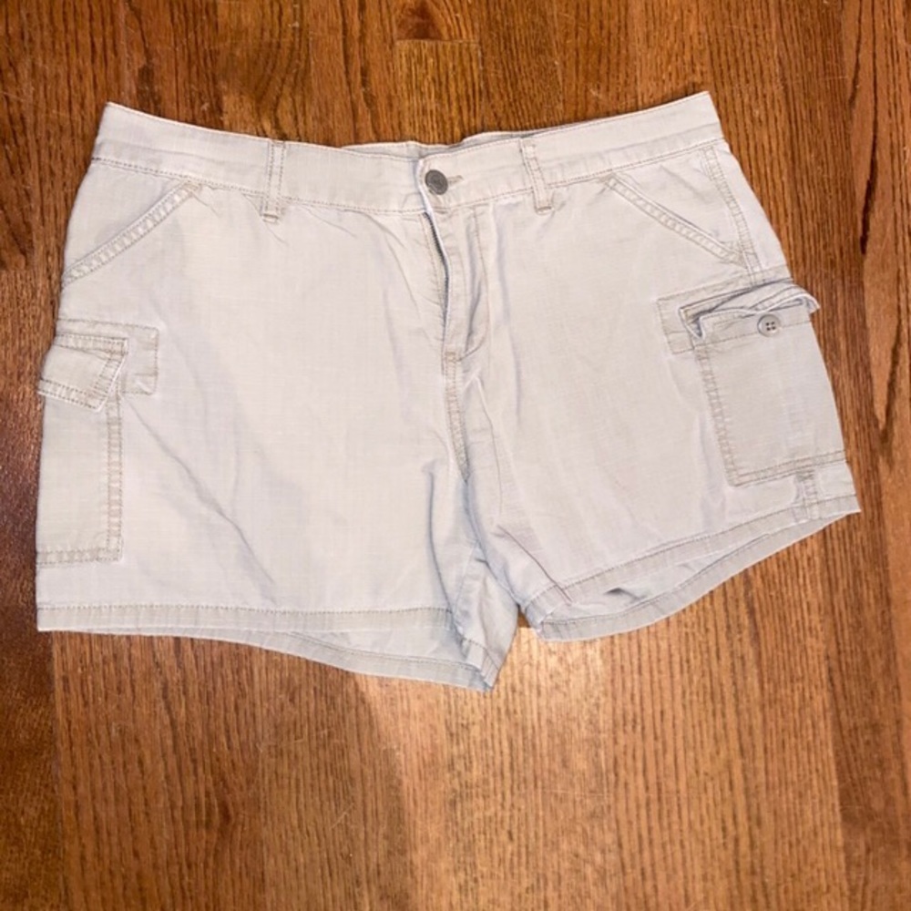 khaki shorts size 10